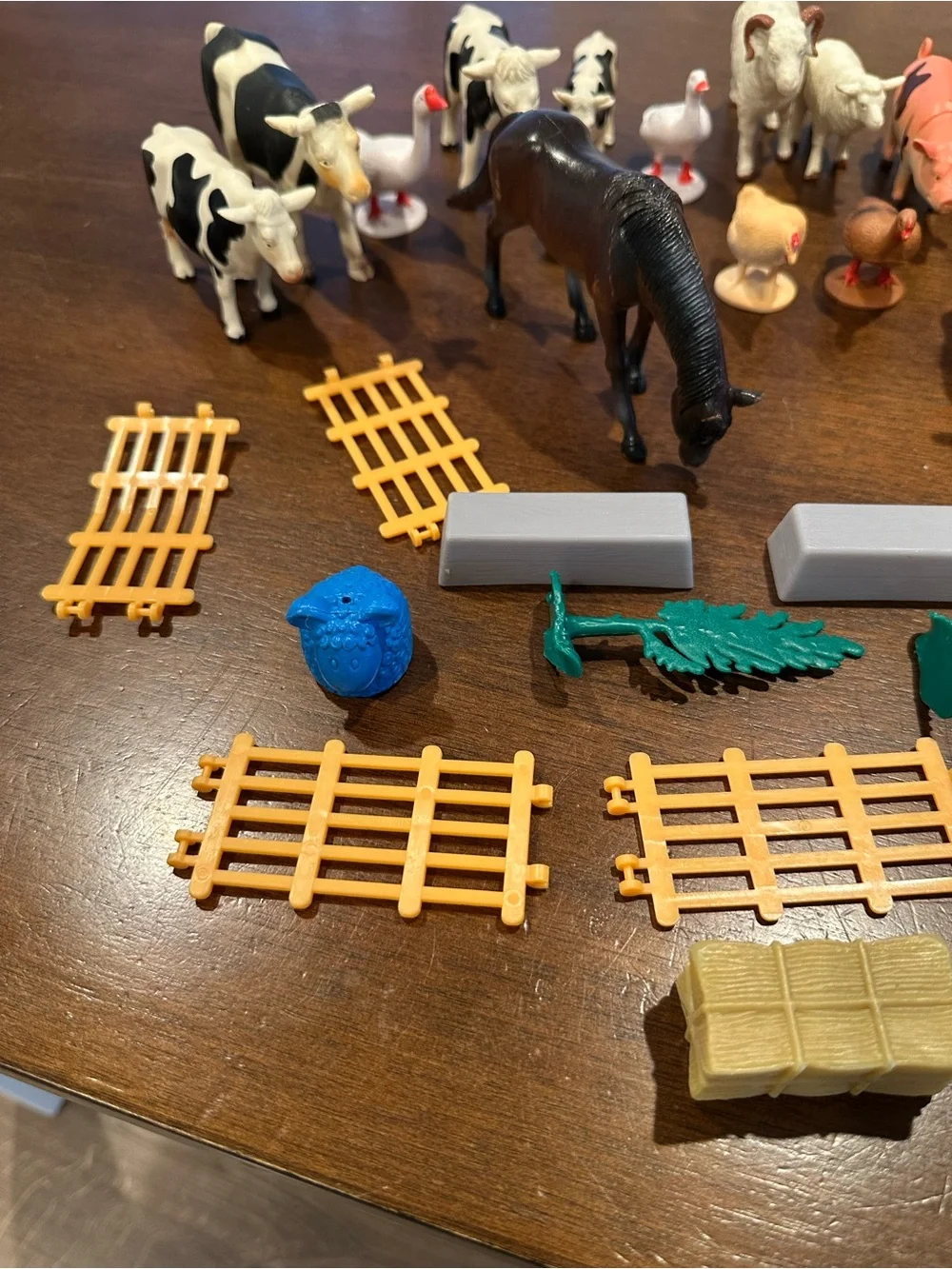 Mini Farm Animal Toy Set for Small Pets - White and Orange